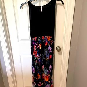 Barely worn long dress sleeveless with floral bottom size Xl